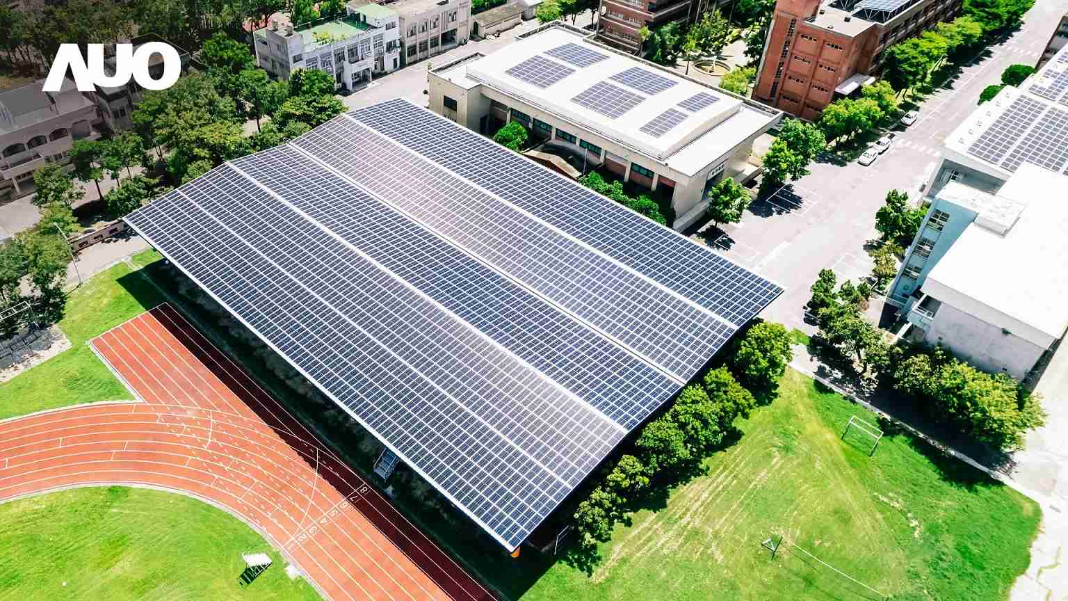 918.COMSunSteel光电整合型浪板具备快速安装、、、轻量化优势，，，，可提升15%发电效能，，通过国际IEC与台湾VPC认证安全、、、、防漏、、、、耐候标准